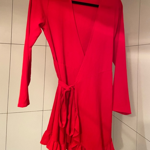 Princess Polly Red Long Sleeve Tie Wrap Mini Dress - Picture 2 of 4